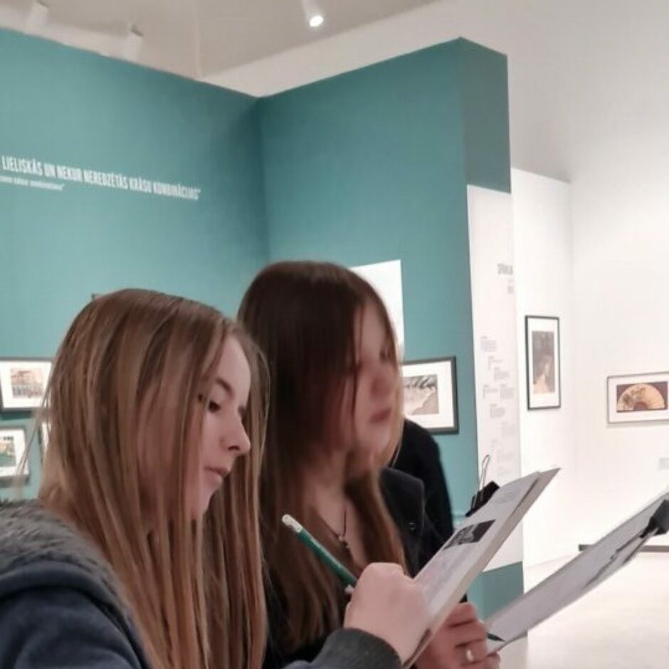 mākslas muzeja apmeklējums