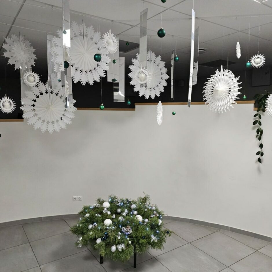 Ziemassvētku noformējums skolā