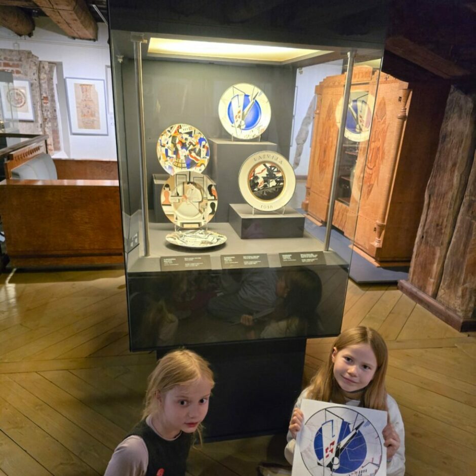 mācību ekskursija uz Dekoratīvās mākslas un dizaina muzeju