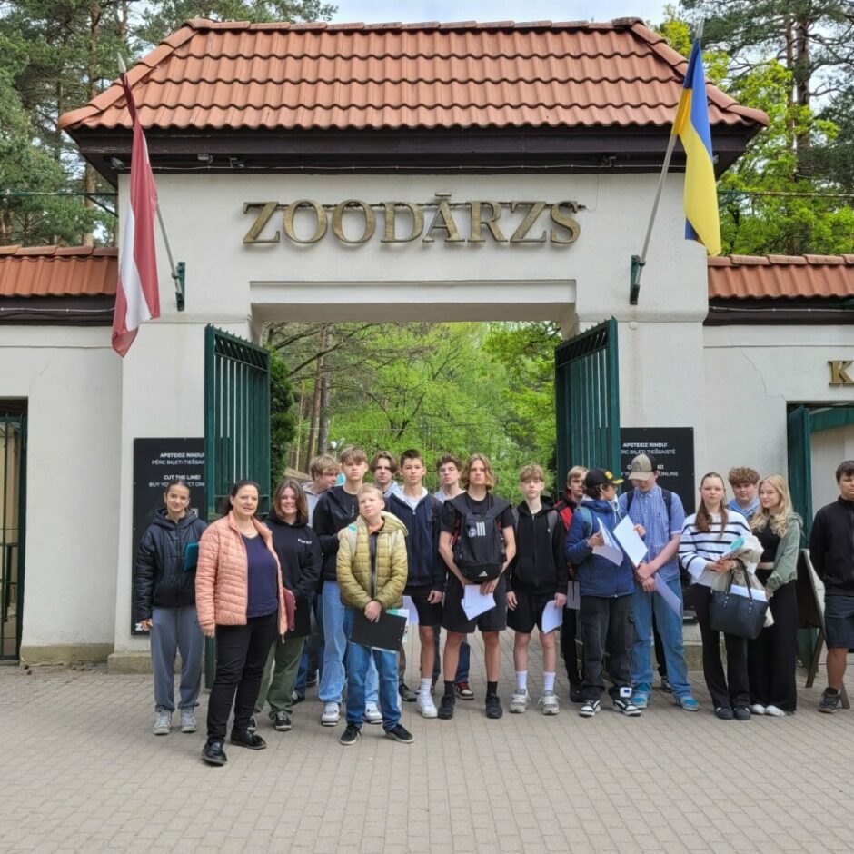 8.b klase pie Rīgas zoo