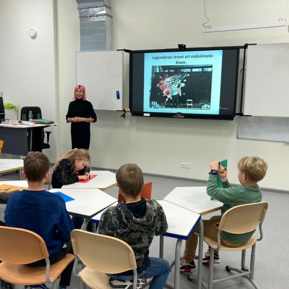 Saldējums mākslas telpā