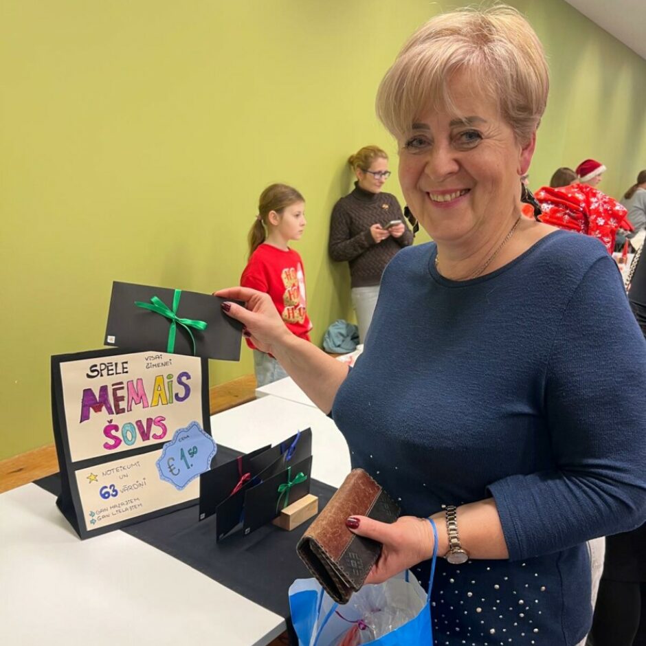 Ziemassvētku tirdziņa dalībnieki