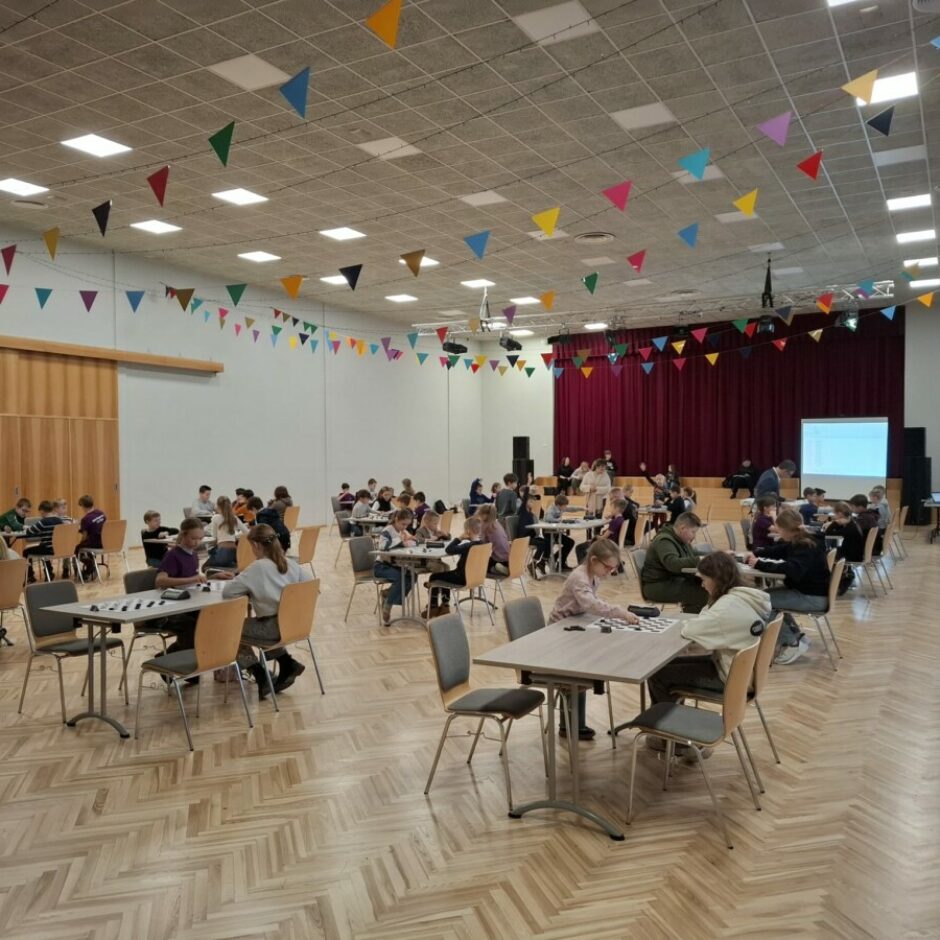 dambretes sacensības