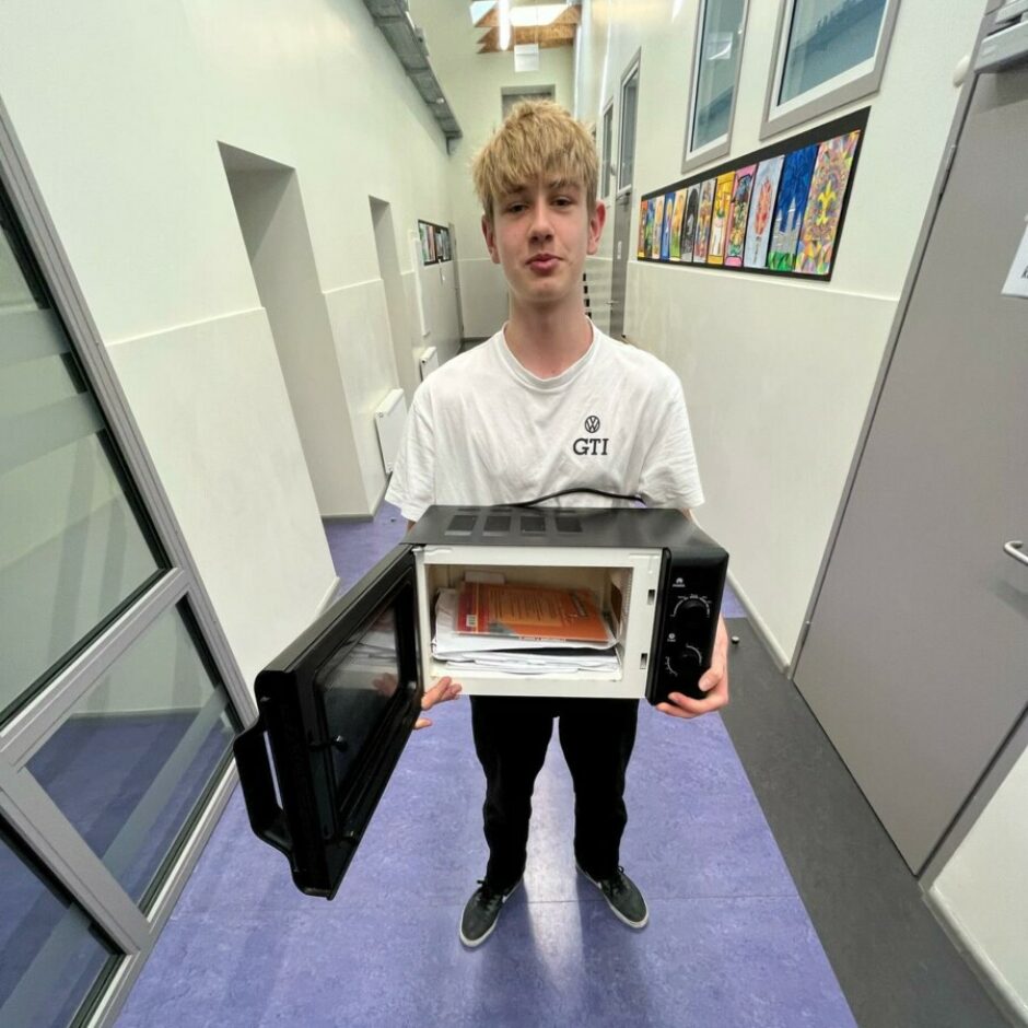 1. aprīlis-joku diena.