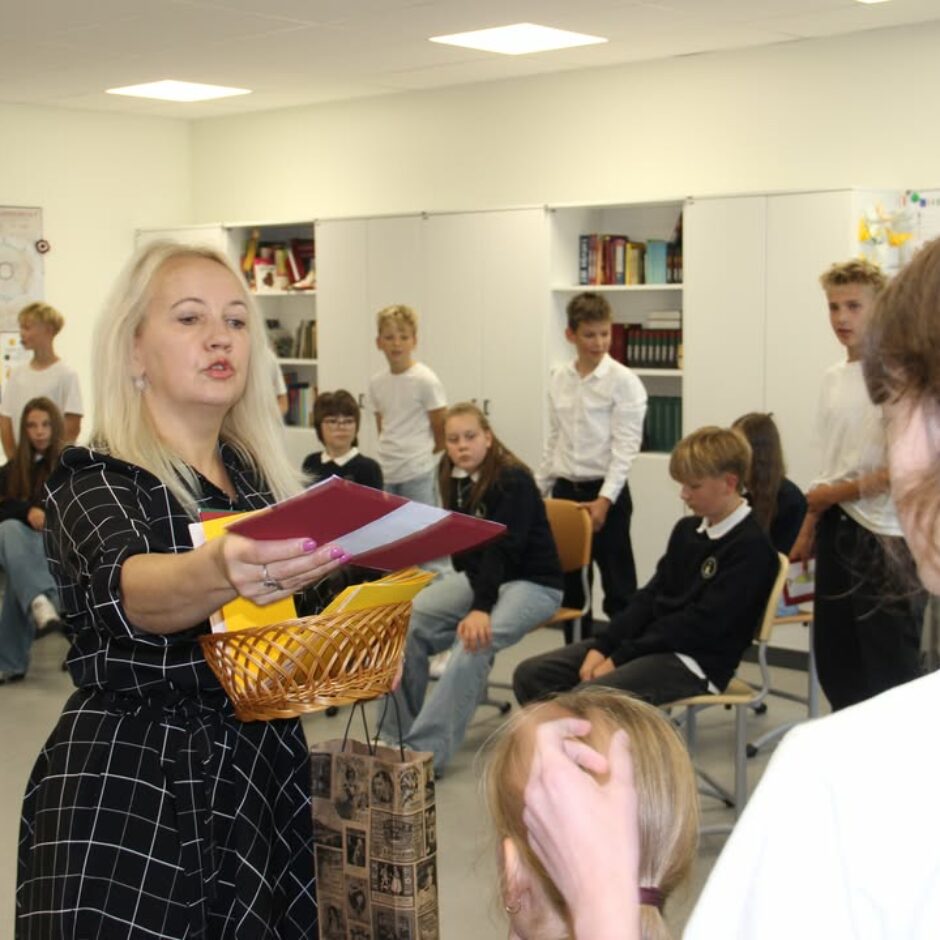 Skolotāja I. Krevica