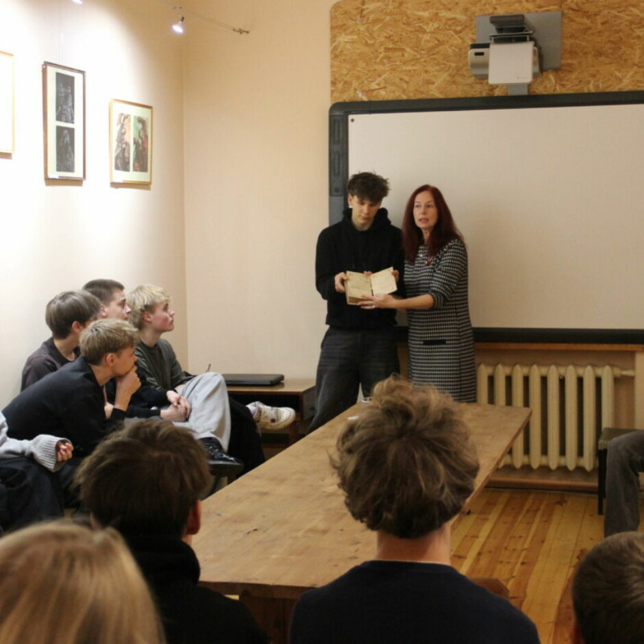 Lāčplēša dienas priekšvakarā 9.a un 9.b kl.