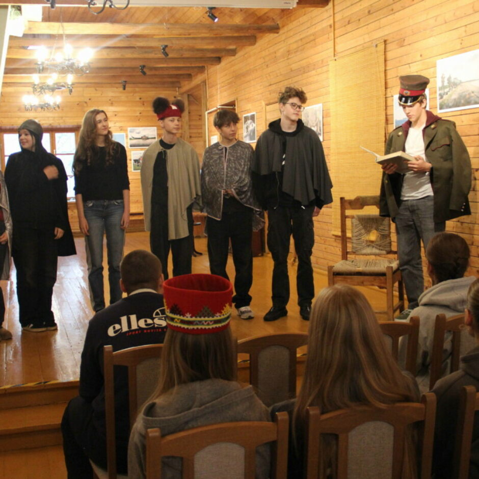 Lāčplēša dienas priekšvakarā 9.a un 9.b kl.