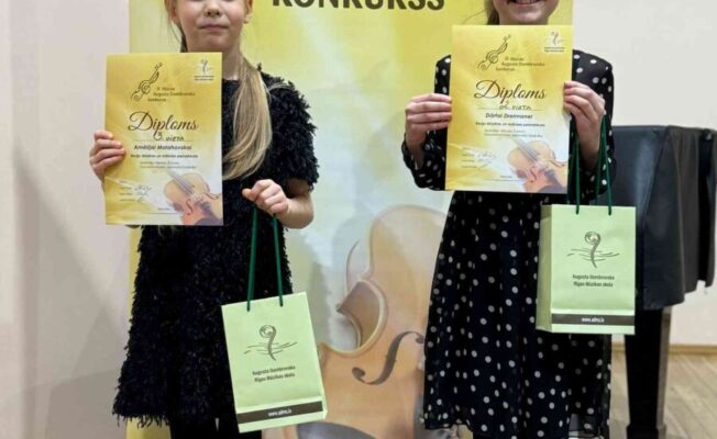 Dārta Dreimane un Amēlija Malahovska