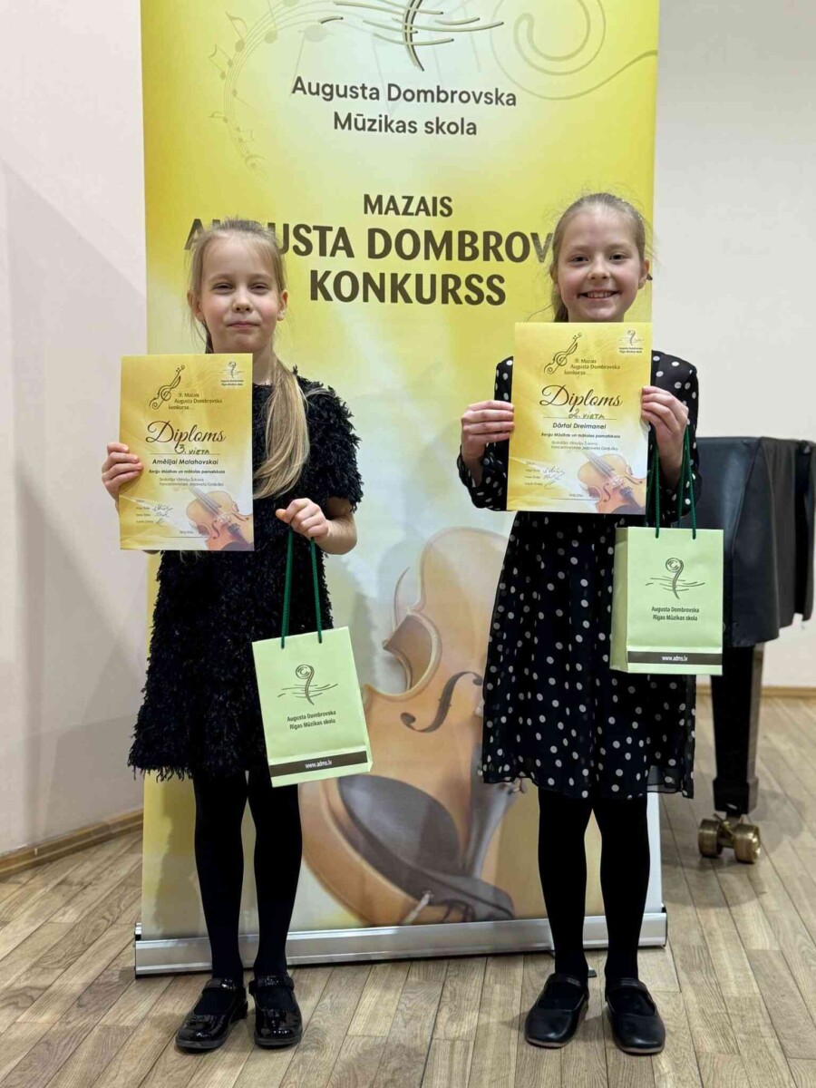 Dārta Dreimane un Amēlija Malahovska