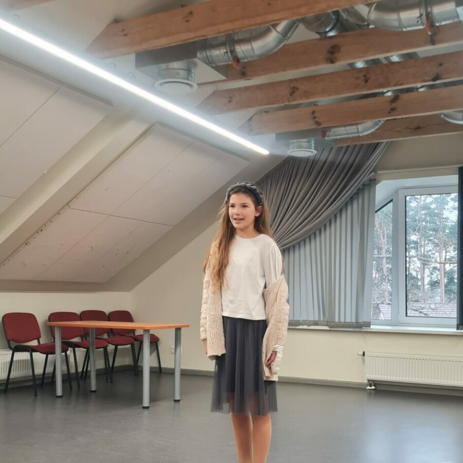 konkursa dalībniece