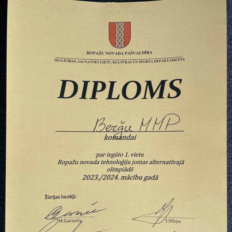 Diploms
