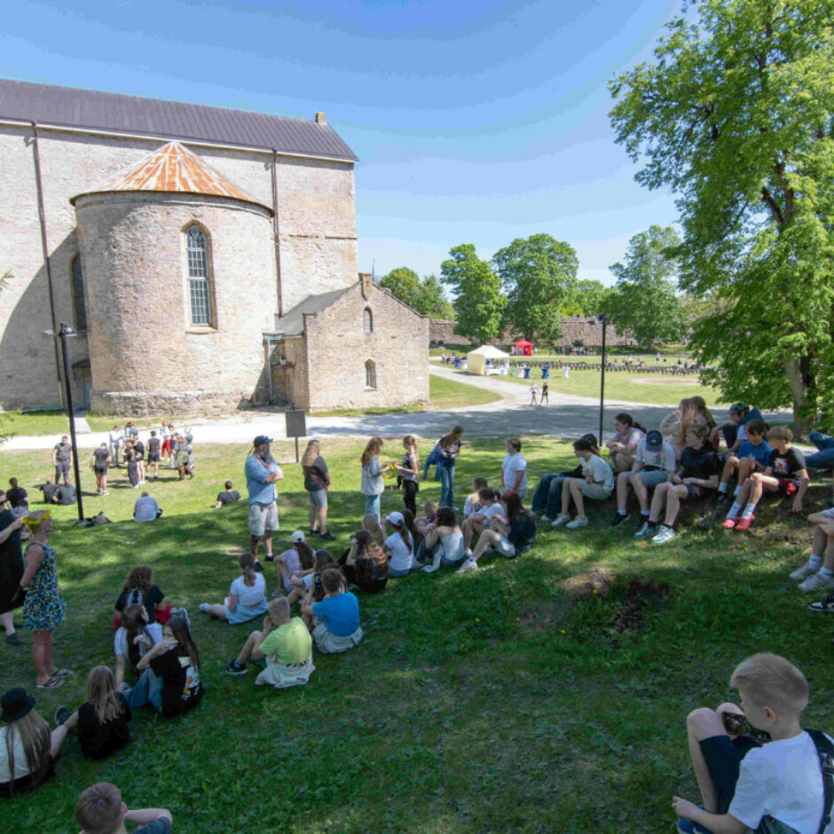 Projekta dalībnieiki nodarbībā