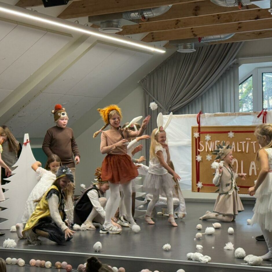 Sniegbaltītes skolā