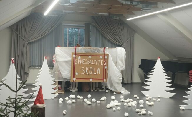 Sniegbaltītes skolā