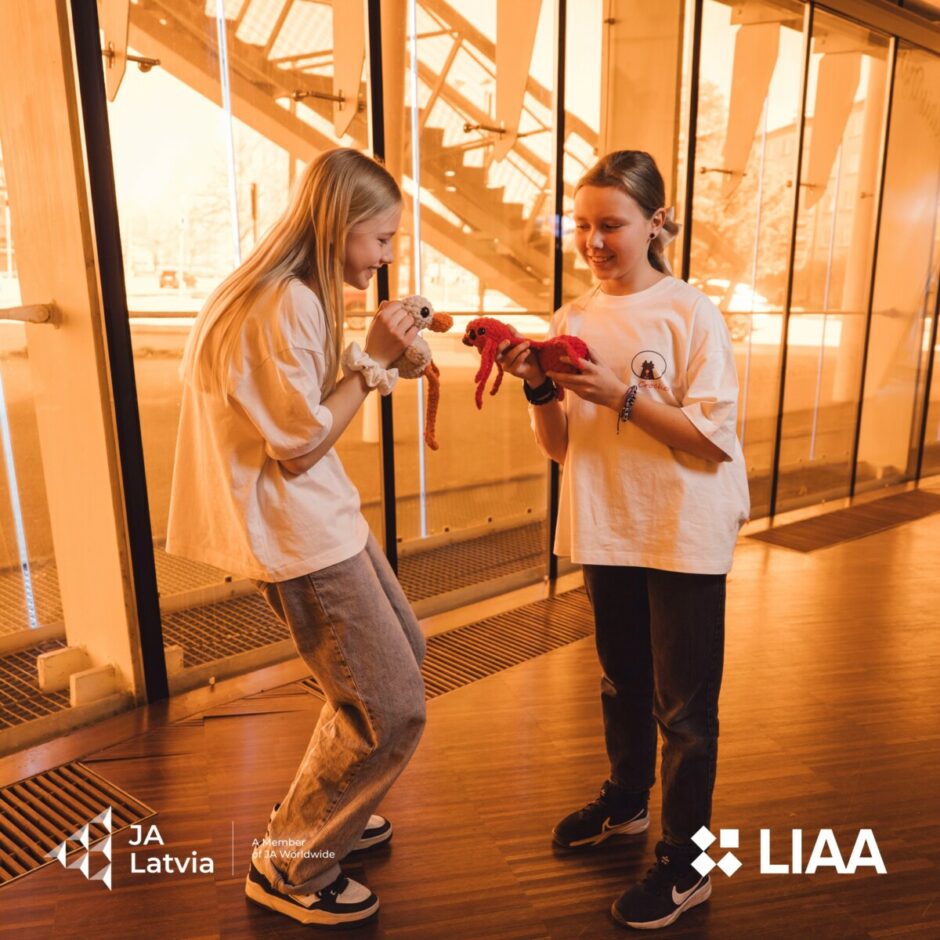 SMU Crochetles (Maija Frickausa un Lorenta Kleinberga 5.b