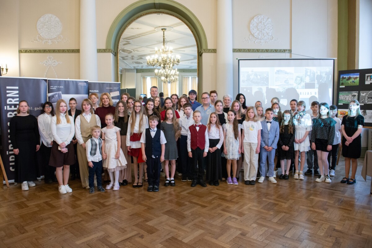 „SIBĪRIJAS BĒRNI 1941/1949 – TRIMDAS BĒRNI 1944 – DZIMUŠI SIBĪRIJĀ”