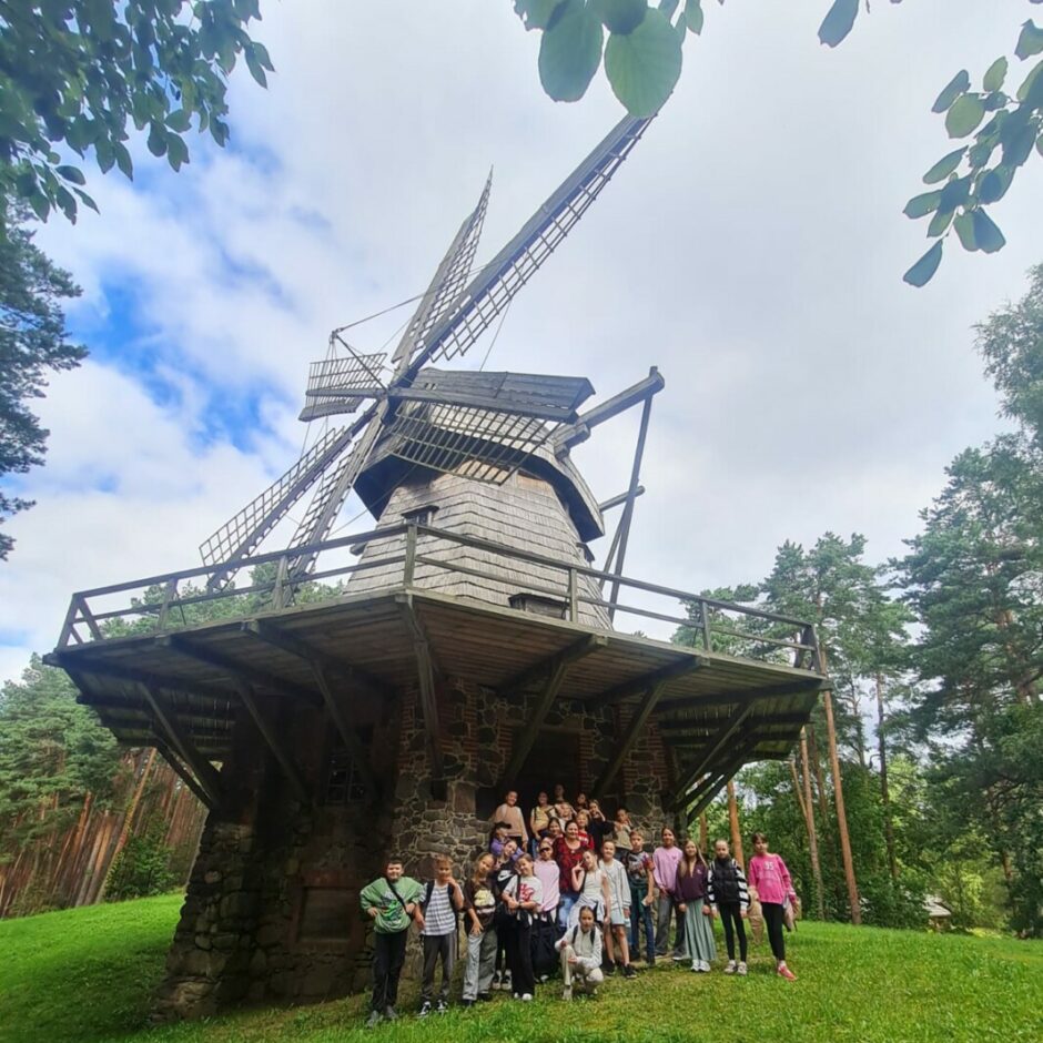 4.c klase devās aizraujošā ekskursijā uz Latvijas Etnogrāfisko brīvdabas muzeju