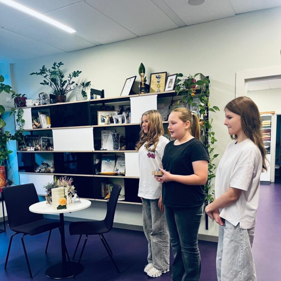 smu_simply_bow_keychains