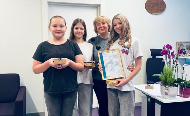 smu_simply_bow_keychains