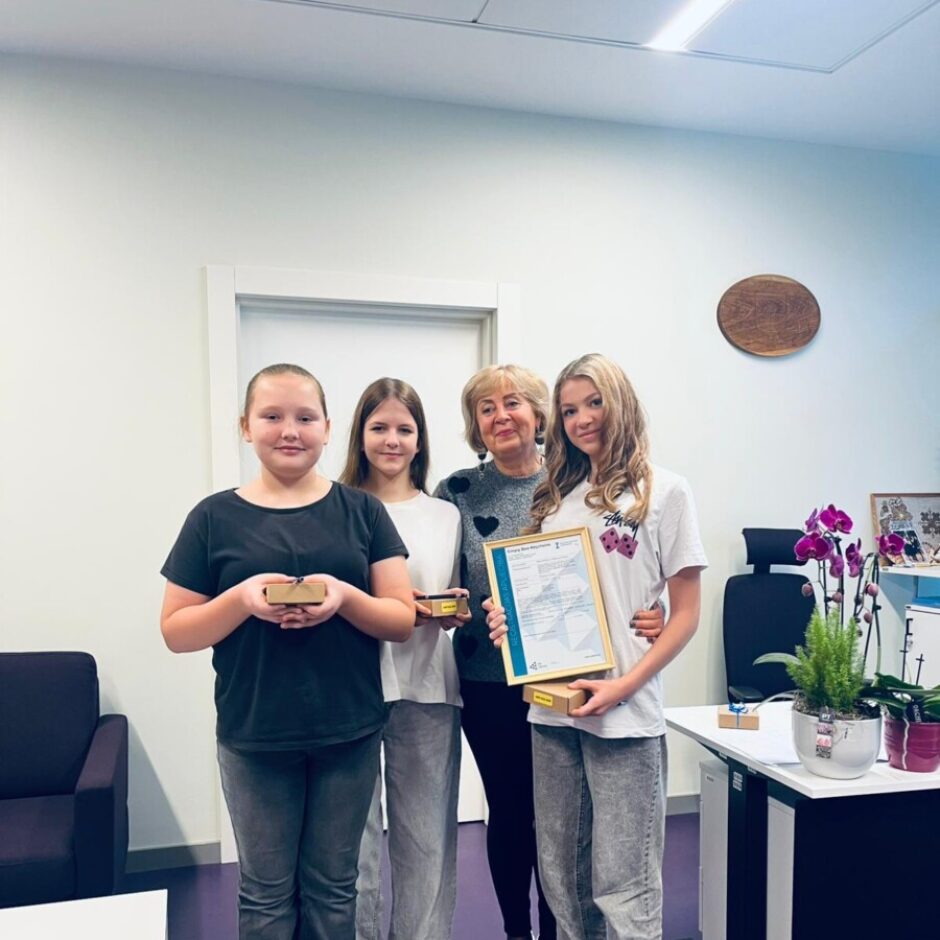 smu_simply_bow_keychains