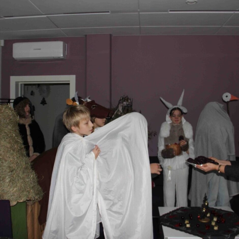 Ļinkatu, ļenkatu - pilna māja ķekatu!