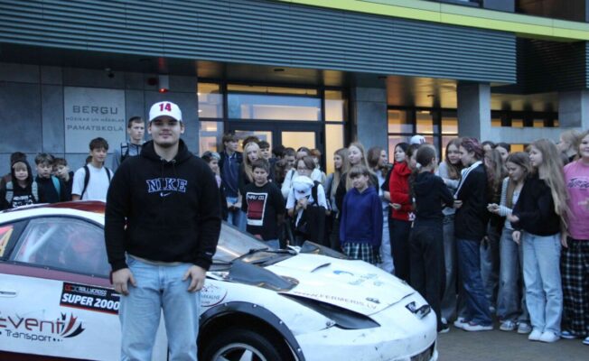 Tikšanās ar absolventu L.Lepsi