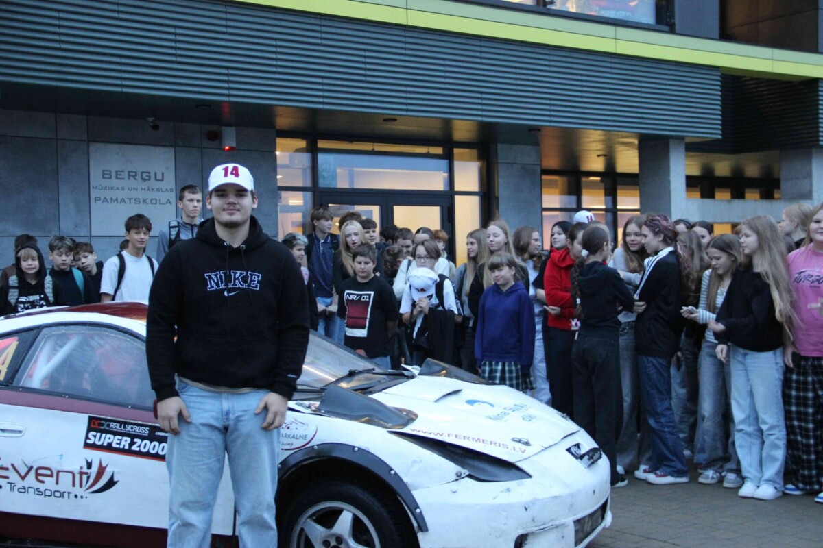 Tikšanās ar absolventu L.Lepsi