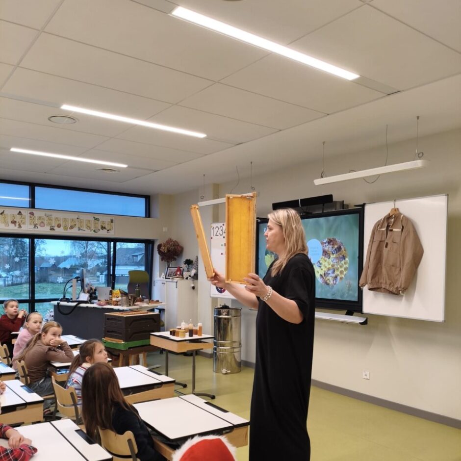 Latvijas Biškopības realizēts projekts “ES MEDUS – GARDS UN VIDEI DRAUDZĪGS”.