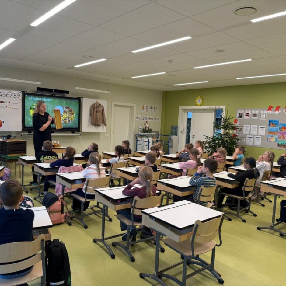 Latvijas Biškopības realizēts projekts “ES MEDUS – GARDS UN VIDEI DRAUDZĪGS”.