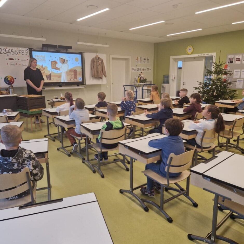 Latvijas Biškopības realizēts projekts “ES MEDUS – GARDS UN VIDEI DRAUDZĪGS”.