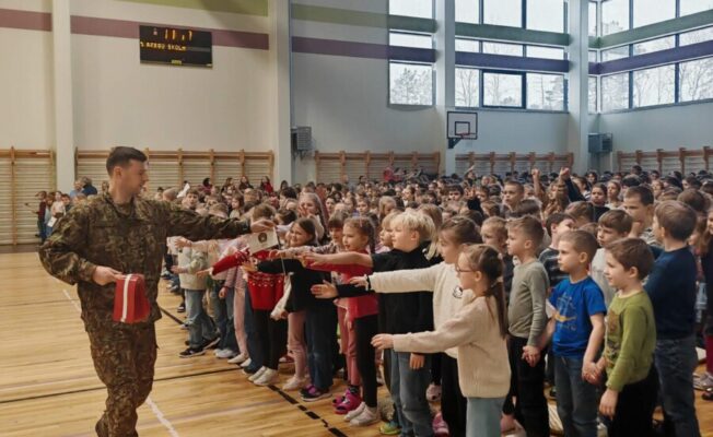 muzikālā vienotībā ar LNB Štāba orķestri