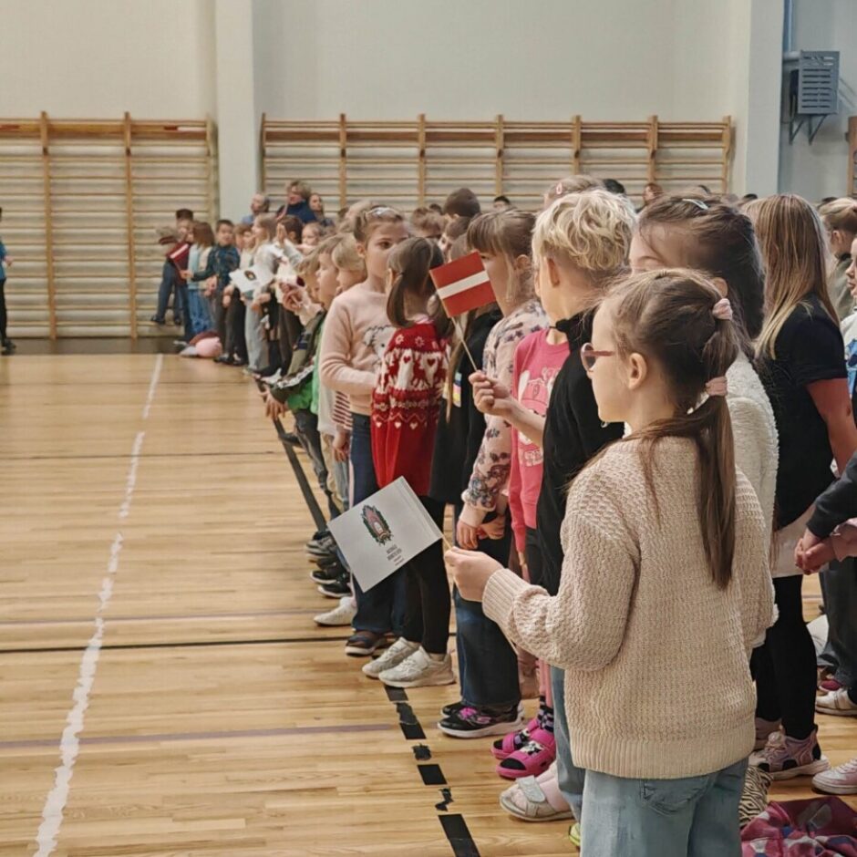 muzikālā vienotībā ar LNB Štāba orķestri