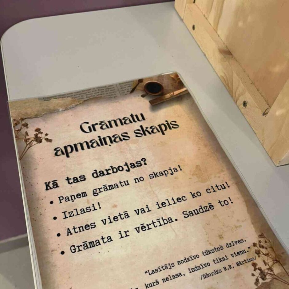 Grāmatu skapis saņēmis papildinājumu!