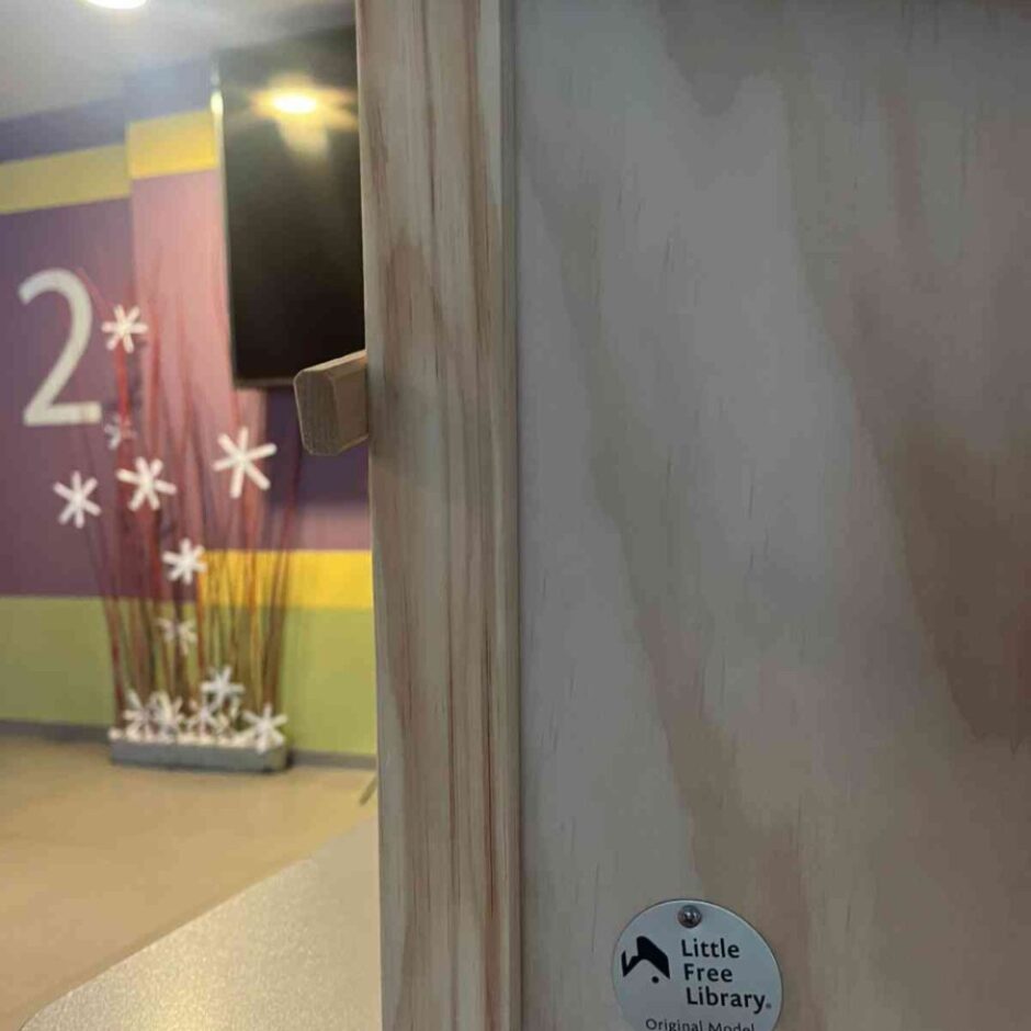 Grāmatu skapis saņēmis papildinājumu!