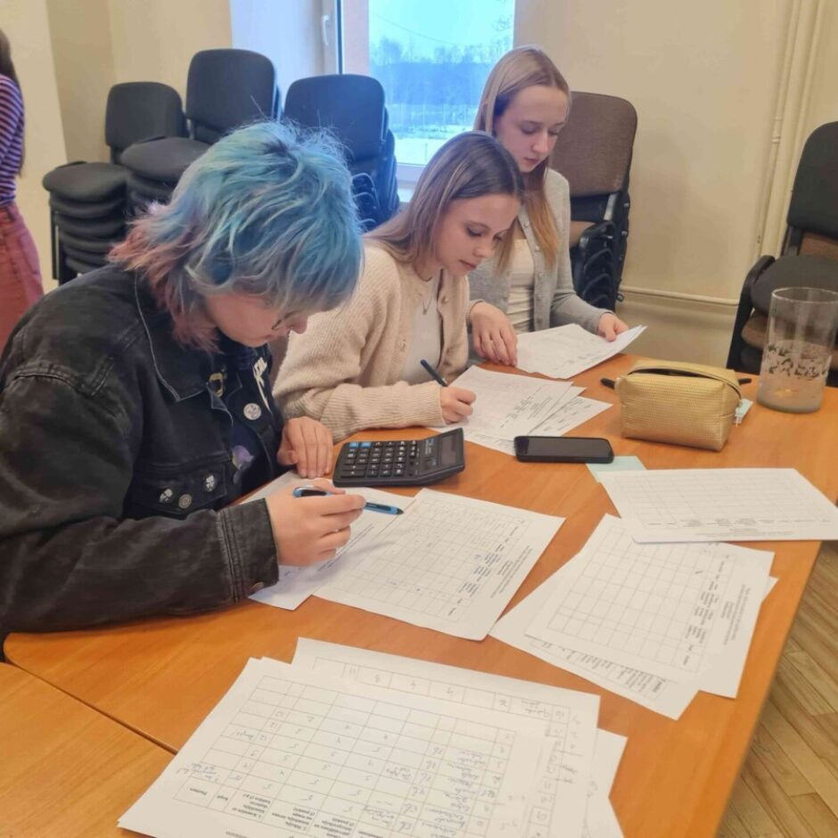 Angļu un vācu valodas olimpiāde Sniegpulkstenīte žūrija