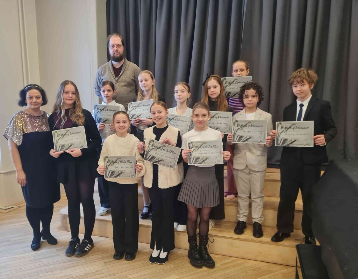 Angļu un vācu valodas olimpiāde Sniegpulkstenīte dalībnieku kopfoto