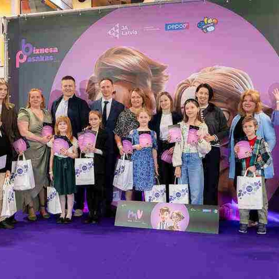 Biznesa pasaku laureāti ar vecākiem