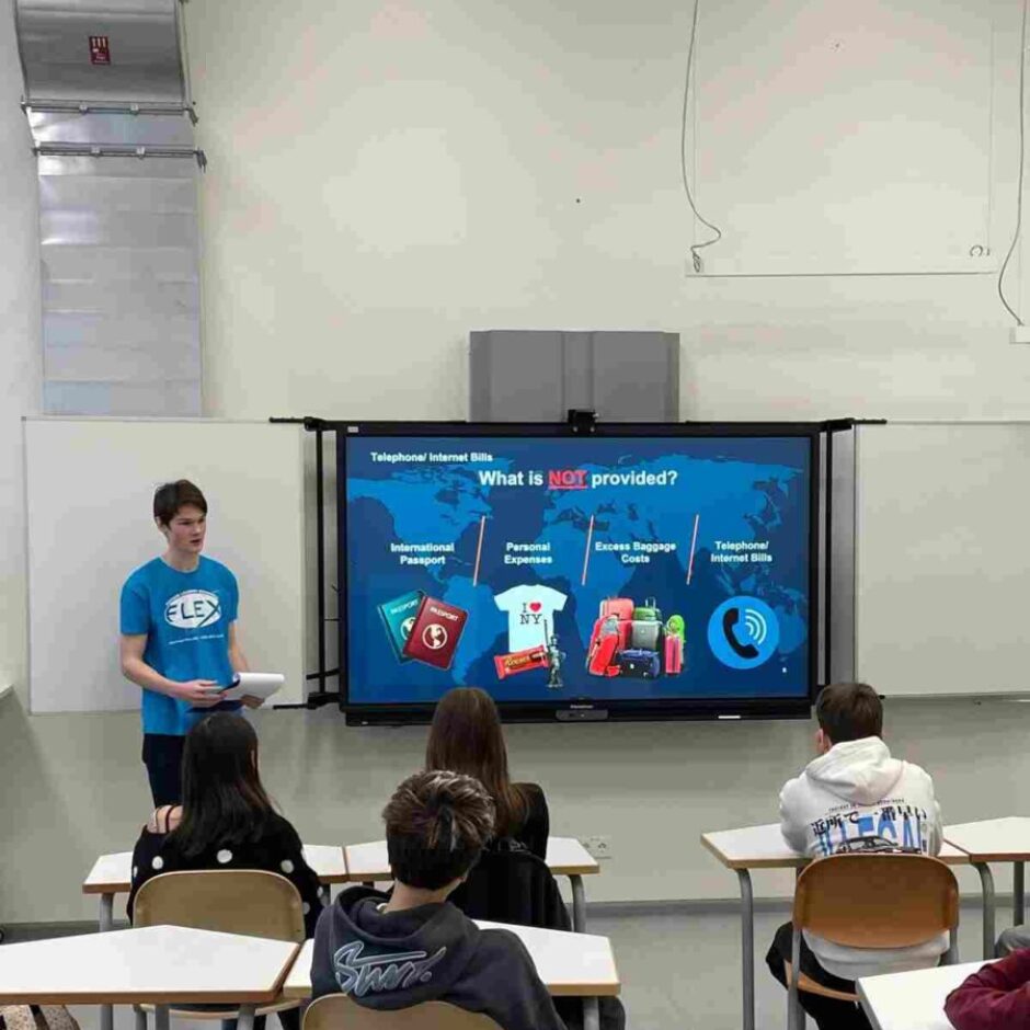 Ģ.Klieders stāsta par skolēnu apmaiņas programmu FLEX un savu pieredzi tajā