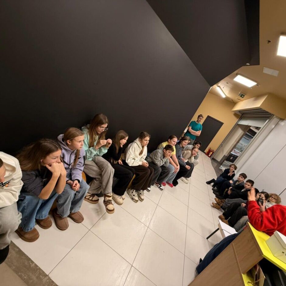 Instruktāžu klausīšanās.