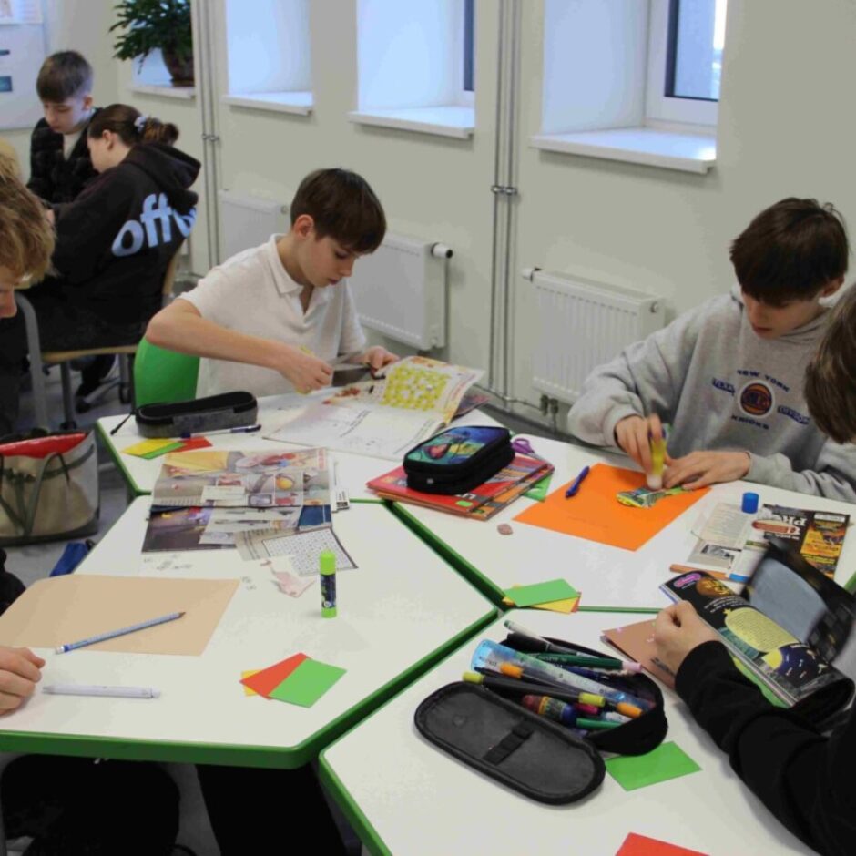 skolēni praktiskā darbībā