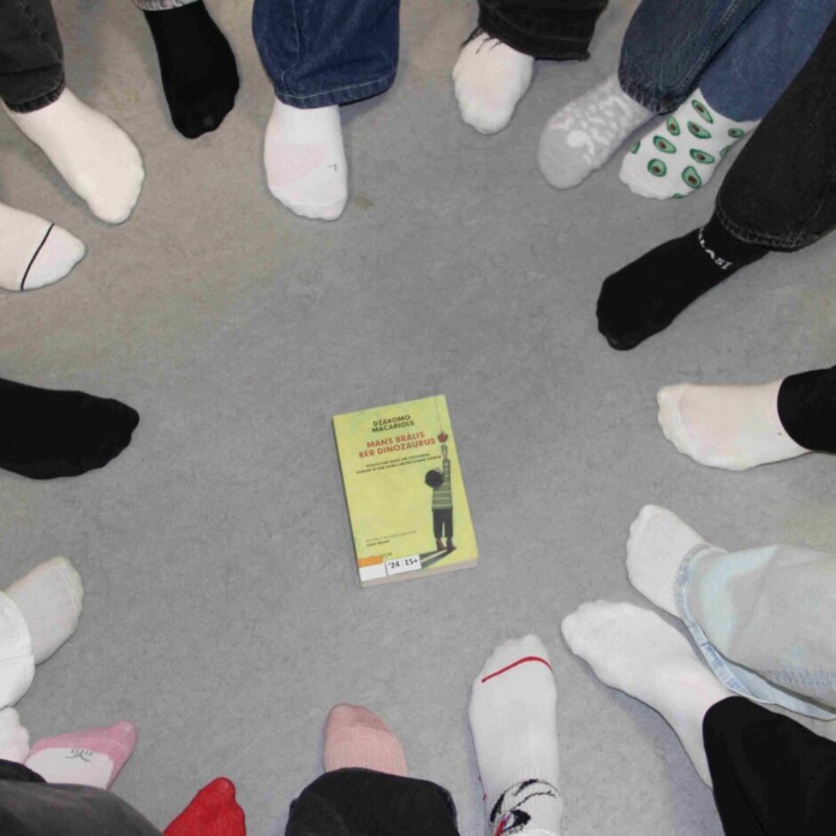 dažādās zeķes - simbolika Dauna sindroma dienai