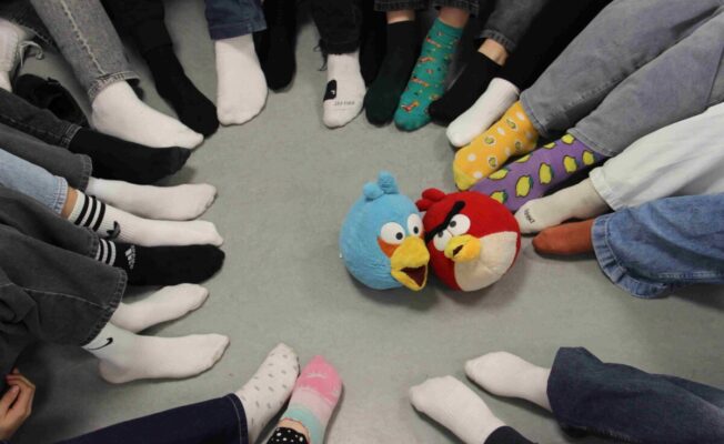 dažādās zeķes - simbolika Dauna sindroma dienai