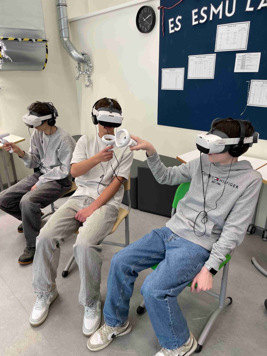 STEM nedēļa Berģu skolā VR nodarbība