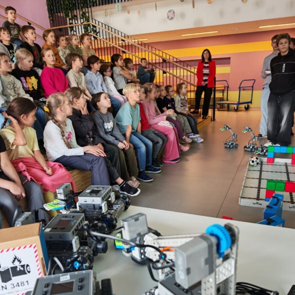 VEXIQ robotu prezentācija