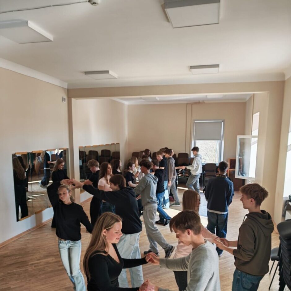 Balles deju nodarbība 9.klasēm