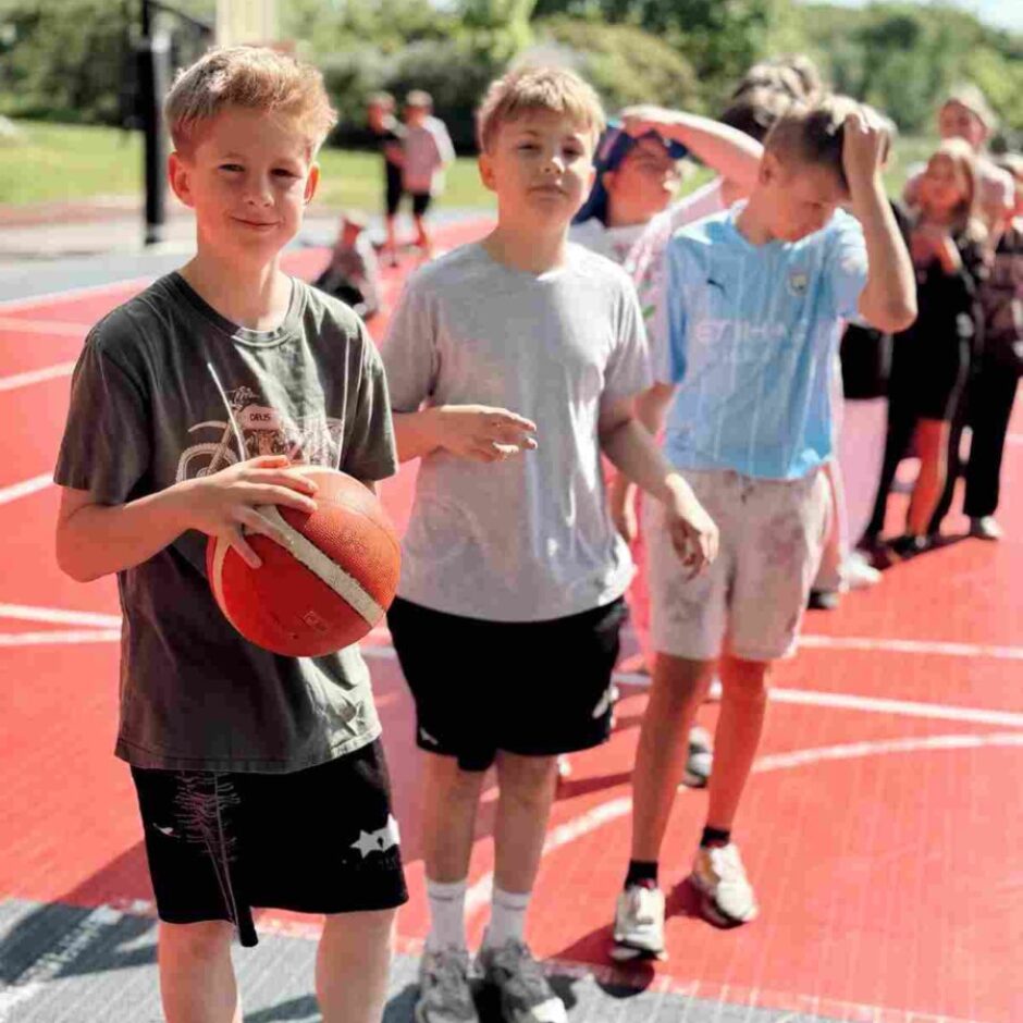 5.c klase basketbola laukumā
