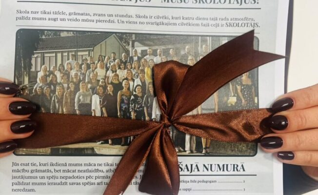 Pirmā Berģu skolas avīze par godu skolotāju dienai